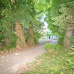 Logis Du Parc Hotel 3*