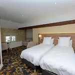 Logis Du Parc Hotel 3*