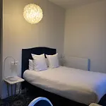 Logis Du Parc Hotel 3*