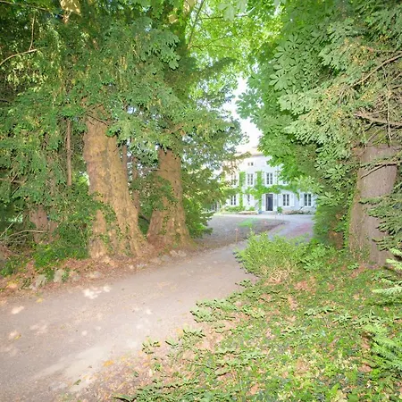 Logis Du Parc Hotel 3*
