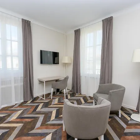 Logis Du Parc 酒店 蓬塔穆松