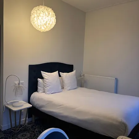 Logis Du Parc 酒店 3*