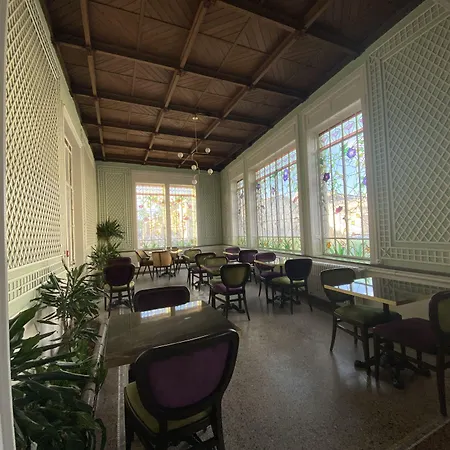 Logis Du Parc Hotel