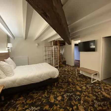 Logis Du Parc 3* 蓬塔穆松