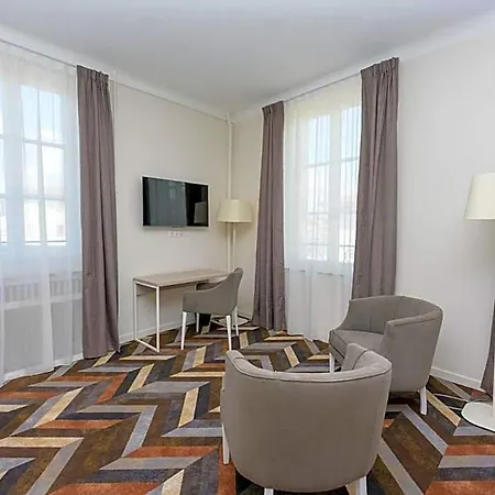 Hotel Logis Du Parc Pont-a-Mousson