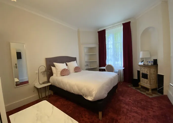 Hotel Logis Du Parc Pont-à-Mousson